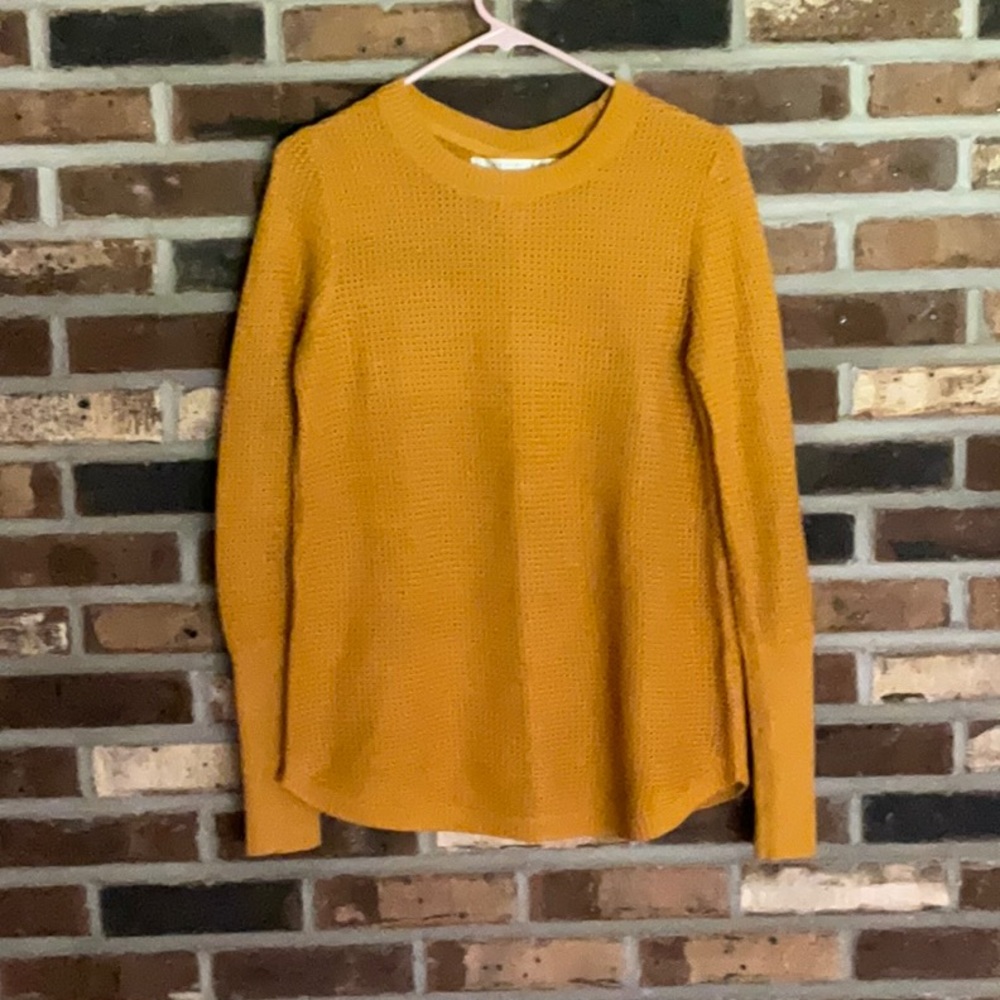 Gold light weight cotton sweater.